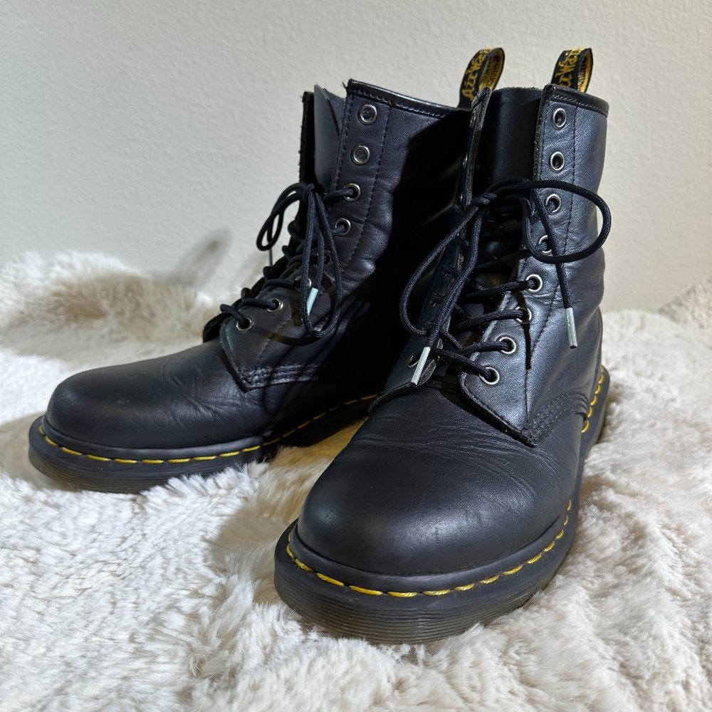 Doc Martens Black 1460 Smooth Leather Lace Up Boots - Size W9 / M8